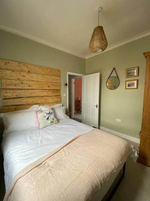 Sea Biscuit Cottage, スカーバラ エクステリア 写真